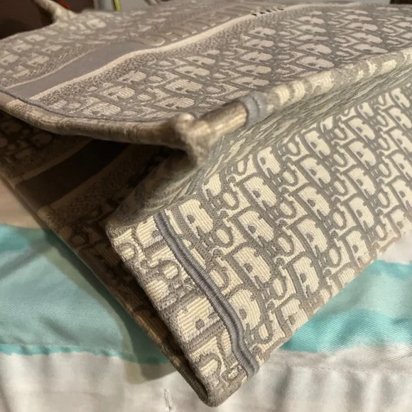 Christian Dior Book tote - Picture 6 of 13